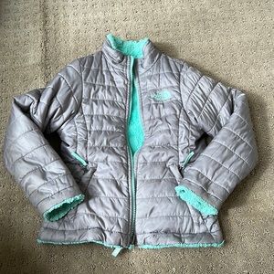 Girls North Face reversible teal/gray fleece size 6